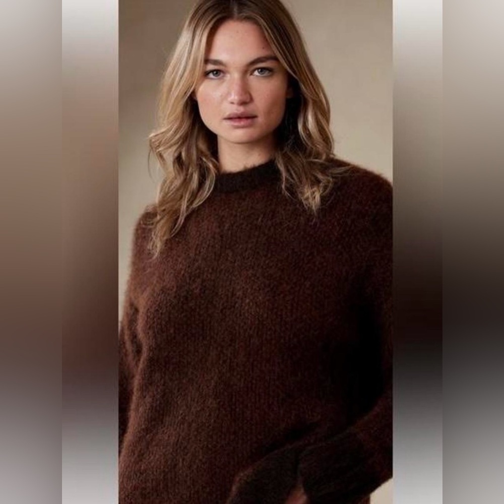 Women's BR Oversized Alpaca Blend Fluffy Crew Neck Sweater Tandoori Red XS or S